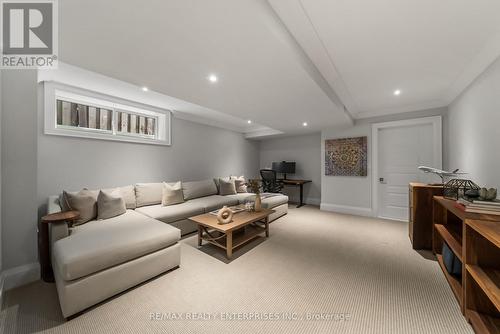 1343 Milton Avenue, Mississauga, ON - Indoor