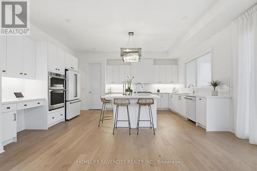 22 Ewing Way, Amaranth, ON - Indoor Photo Showing Kitchen