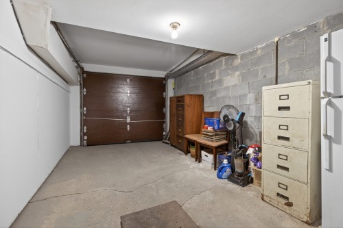 Garage - 2-121 Av. Vanguard, Pointe-Claire, QC - Indoor Photo Showing Other Room