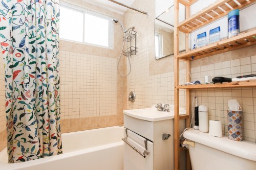 Bathroom - 2525  - 2527 Rue Moreau, Montréal (Mercier/Hochelaga-Maisonneuve), QC - Indoor Photo Showing Bathroom