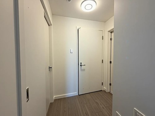Hall d'entrée/Vestibule - 518-2355 Rue Des Équinoxes, Montréal (Saint-Laurent), QC - Indoor Photo Showing Other Room
