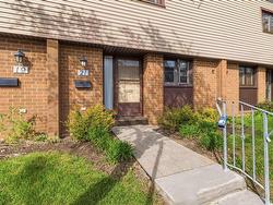 21 Forestside Crescent  Halifax, NS B3M 1M5