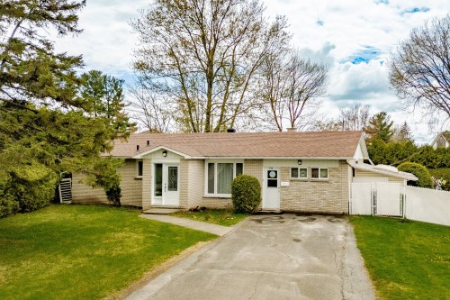 730 Rue Laviolette  Sherbrooke (Fleurimont), QC J1G 2V1
