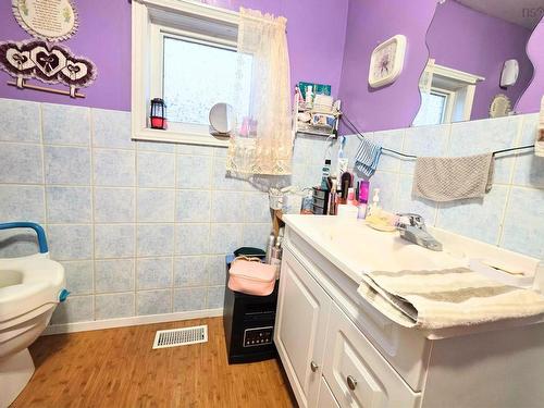 357 Salmon River, Enon, NS 
