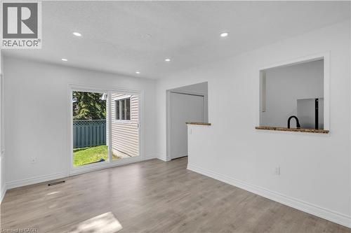 375 Silverbirch Boulevard, Hamilton, ON - Indoor