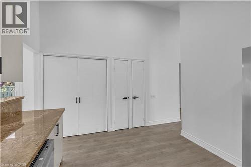 375 Silverbirch Boulevard, Hamilton, ON - Indoor