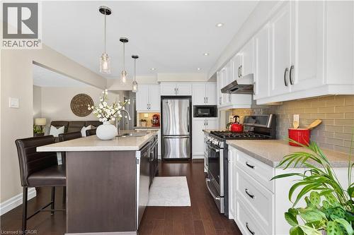 108 Old Forest Crescent, Kitchener, ON - Indoor Photo Showing Kitchen With Stainless Steel Kitchen With Upgraded Kitchen