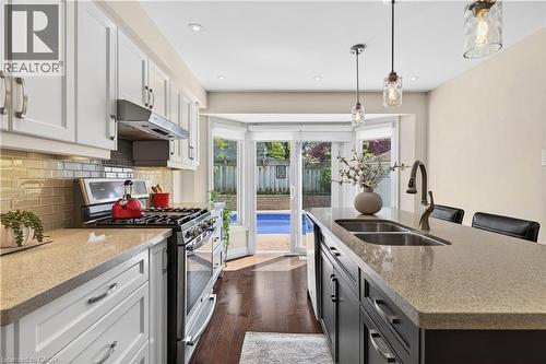 108 Old Forest Crescent, Kitchener, ON - Indoor Photo Showing Kitchen With Double Sink With Upgraded Kitchen
