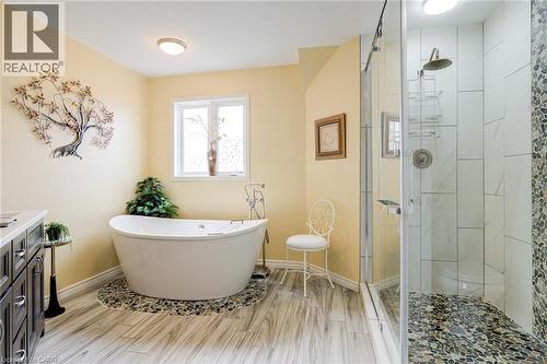 82 Vansickle Road, St. Catharines, ON - Indoor Photo Showing Bathroom