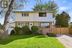 2441 BARCLAY Road  Burlington, ON L7R 2B7