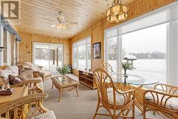 3 season sunroom in lower unit - 