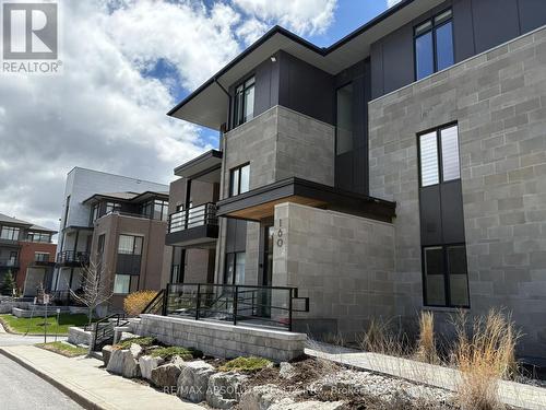 203 - 160 BOUNDSTONE WAY  Ottawa, ON K2T 0M8