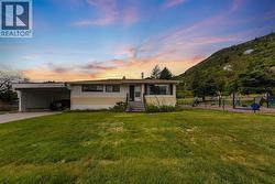 665 6 Street Montrose, BC V0G 1P0