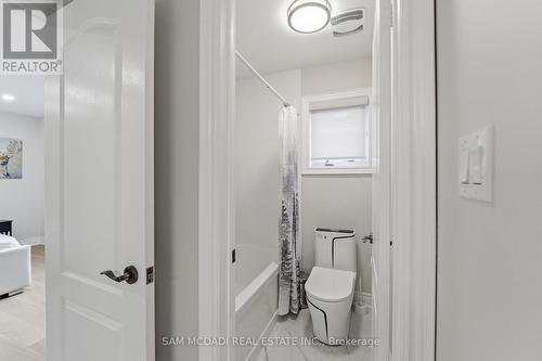 3259 Alpaca Avenue, Mississauga, ON - Indoor Photo Showing Bathroom