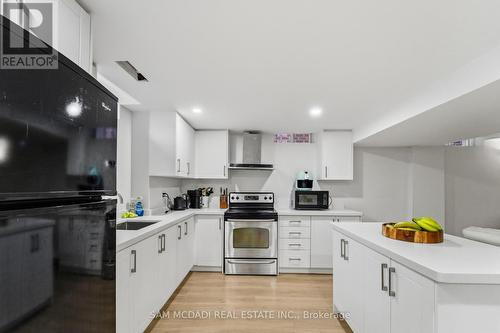 3259 Alpaca Avenue, Mississauga, ON - Indoor Photo Showing Kitchen
