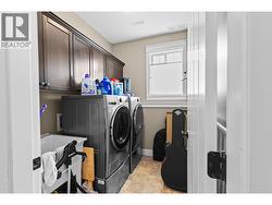 Laundry Lower floor - 
