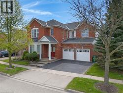 27 GLAZEBROOK Crescent  Cambridge, ON N1T 2H7