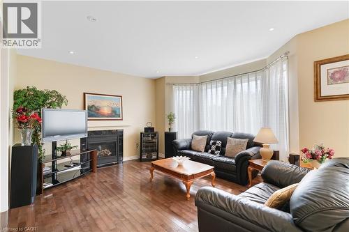 27 Glazebrook Crescent, Cambridge, ON - Indoor Photo Showing Living Room With Fireplace