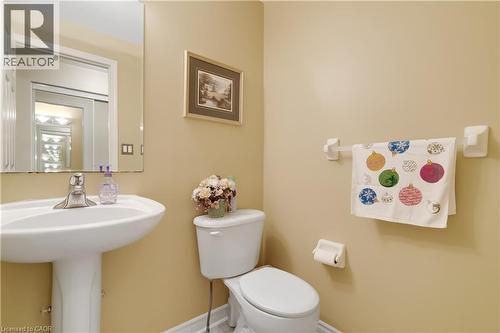 27 Glazebrook Crescent, Cambridge, ON - Indoor Photo Showing Bathroom