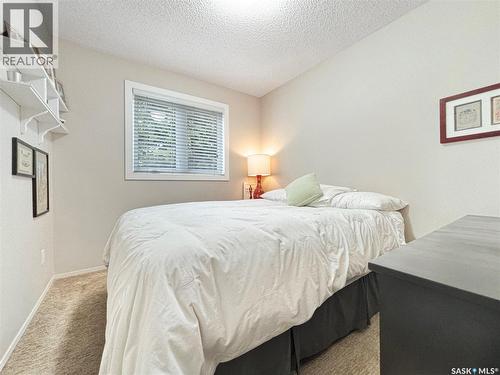 355 Ball Crescent, Saskatoon, SK - Indoor Photo Showing Bedroom