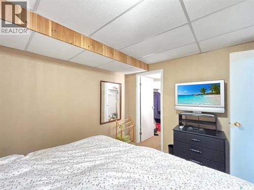 355 Ball Crescent, Saskatoon, SK - Indoor Photo Showing Bedroom