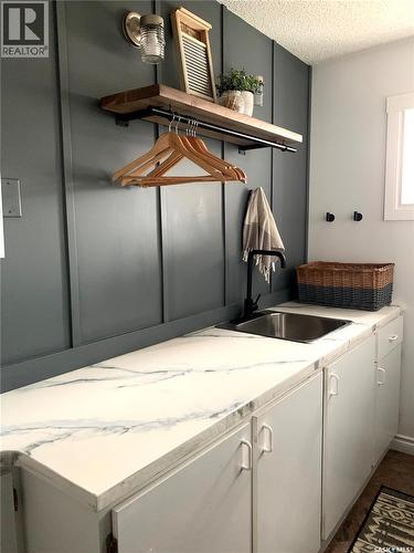 408 Macdonald Street, Nipawin, SK - Indoor Photo Showing Laundry Room