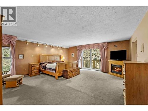 8609 Highway 8, Lytton, BC - Indoor With Fireplace