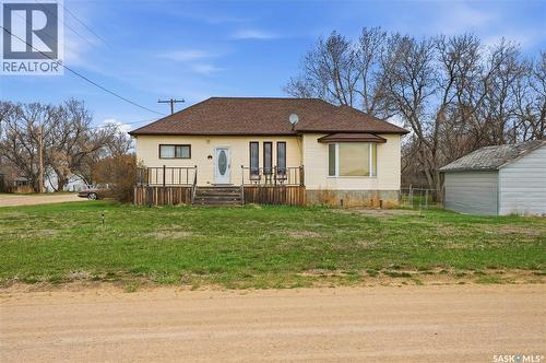 210 Railway Avenue, Mortlach, SK - Outdoor