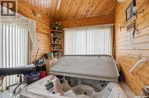 210 Railway Avenue, Mortlach, SK - Indoor