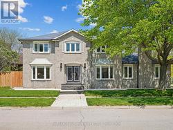 560 CHILLINGHAM CRESCENT Oakville (Fd Ford), ON L6J 2P2