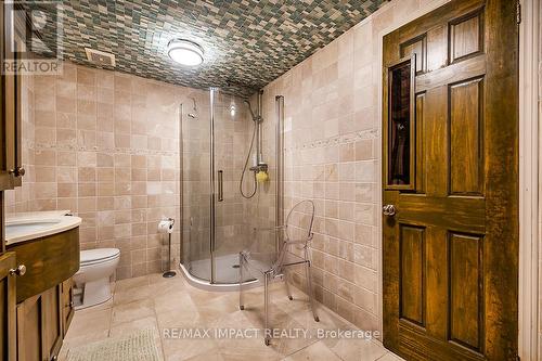 1410 Manitou Drive, Oshawa (Samac), ON - Indoor Photo Showing Bathroom