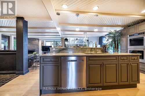 1410 Manitou Drive, Oshawa (Samac), ON - Indoor Photo Showing Kitchen