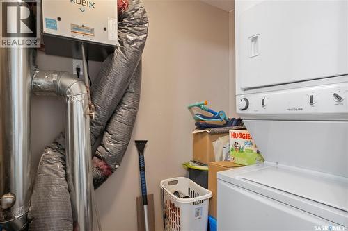 82 5622 Gordon Road, Regina, SK - Indoor Photo Showing Laundry Room