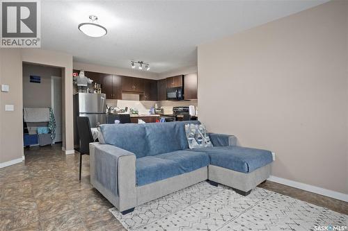 82 5622 Gordon Road, Regina, SK - Indoor Photo Showing Living Room