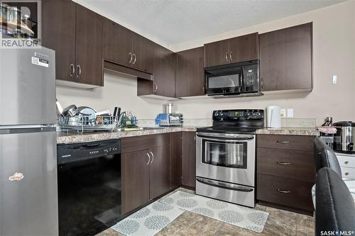 82 5622 Gordon Road, Regina, SK - Indoor Photo Showing Kitchen