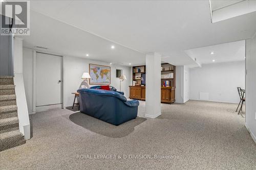 32 Miles Court, Hamilton, ON - Indoor