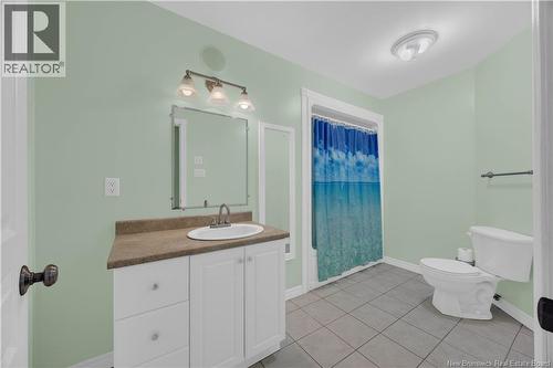 30 Dane Row, Willow Grove, NB - Indoor Photo Showing Bathroom