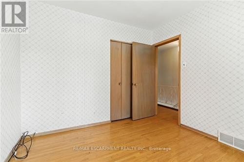 18 Jasper Drive, Hamilton, ON - Indoor Photo Showing Other Room