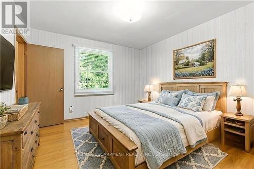 18 Jasper Drive, Hamilton, ON - Indoor Photo Showing Bedroom