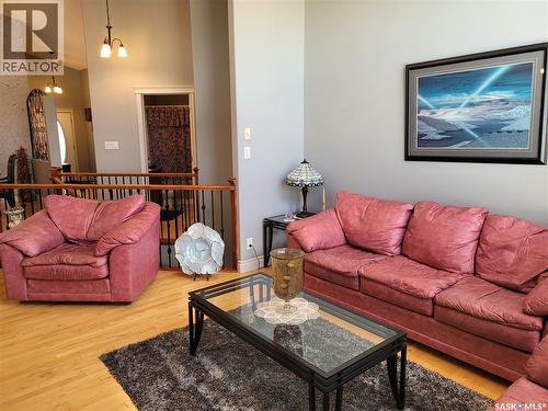 406 Bolton Place, Saskatoon, SK - Indoor Photo Showing Living Room