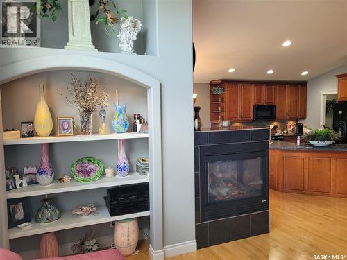 406 Bolton Place, Saskatoon, SK - Indoor With Fireplace