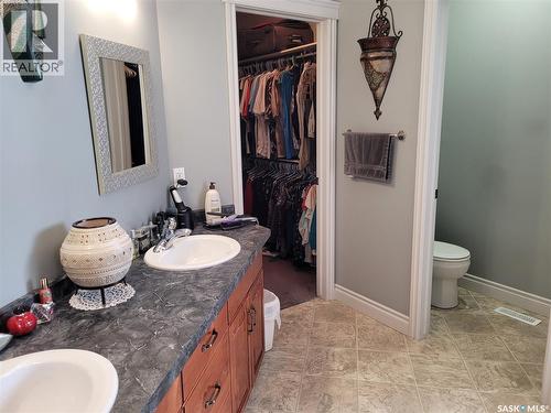 406 Bolton Place, Saskatoon, SK - Indoor Photo Showing Bathroom