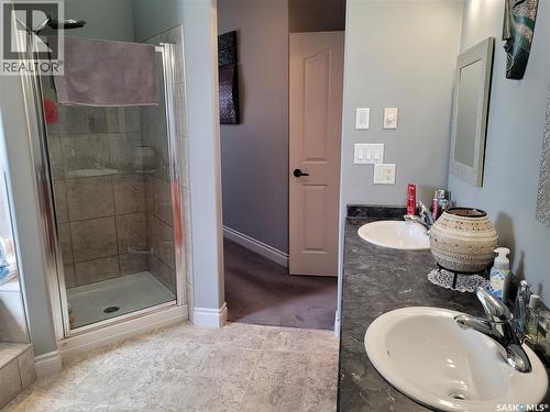 406 Bolton Place, Saskatoon, SK - Indoor Photo Showing Bathroom