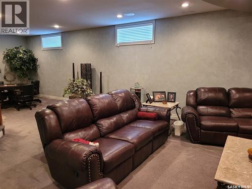 406 Bolton Place, Saskatoon, SK - Indoor Photo Showing Basement