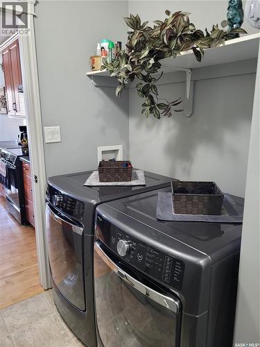 406 Bolton Place, Saskatoon, SK - Indoor Photo Showing Laundry Room