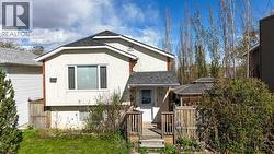27 Erin Grove Court SE  Calgary, AB T2B 3A8