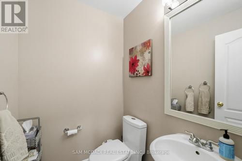 3605 Trelawny Circle, Mississauga, ON - Indoor Photo Showing Bathroom