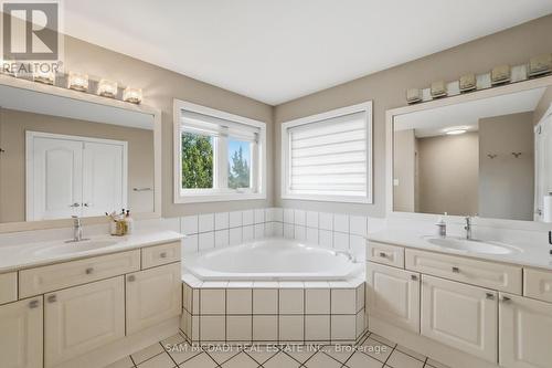 3605 Trelawny Circle, Mississauga, ON - Indoor Photo Showing Bathroom