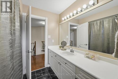 3605 Trelawny Circle, Mississauga, ON - Indoor Photo Showing Bathroom