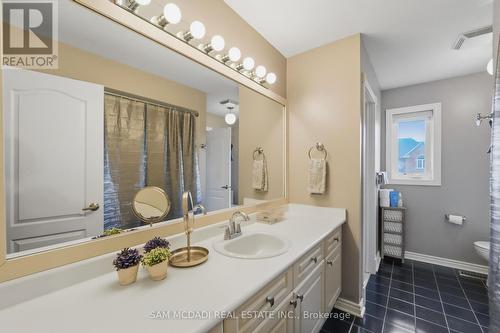 3605 Trelawny Circle, Mississauga, ON - Indoor Photo Showing Bathroom